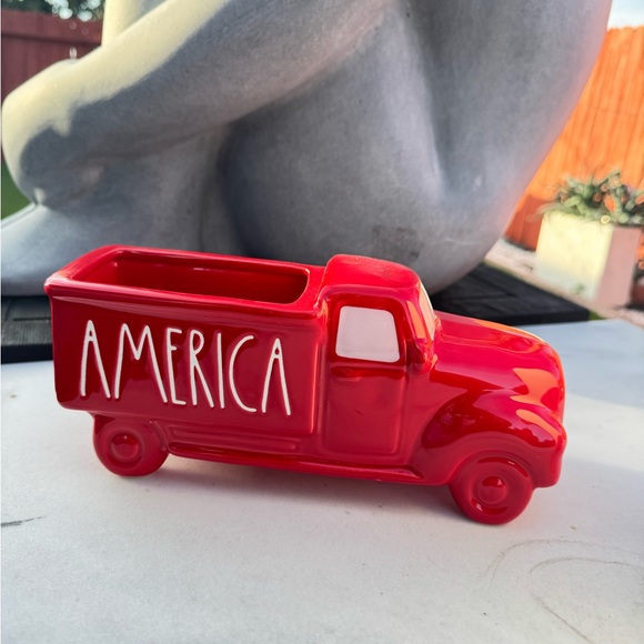 Patriotic Rae Dunn Red Truck America Table Decor Plant Holder new with box - Picture 4 of 16
